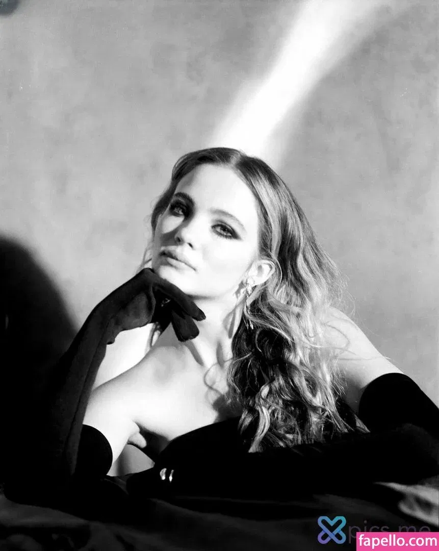 Freya Allan Onlyfans Photo Gallery 