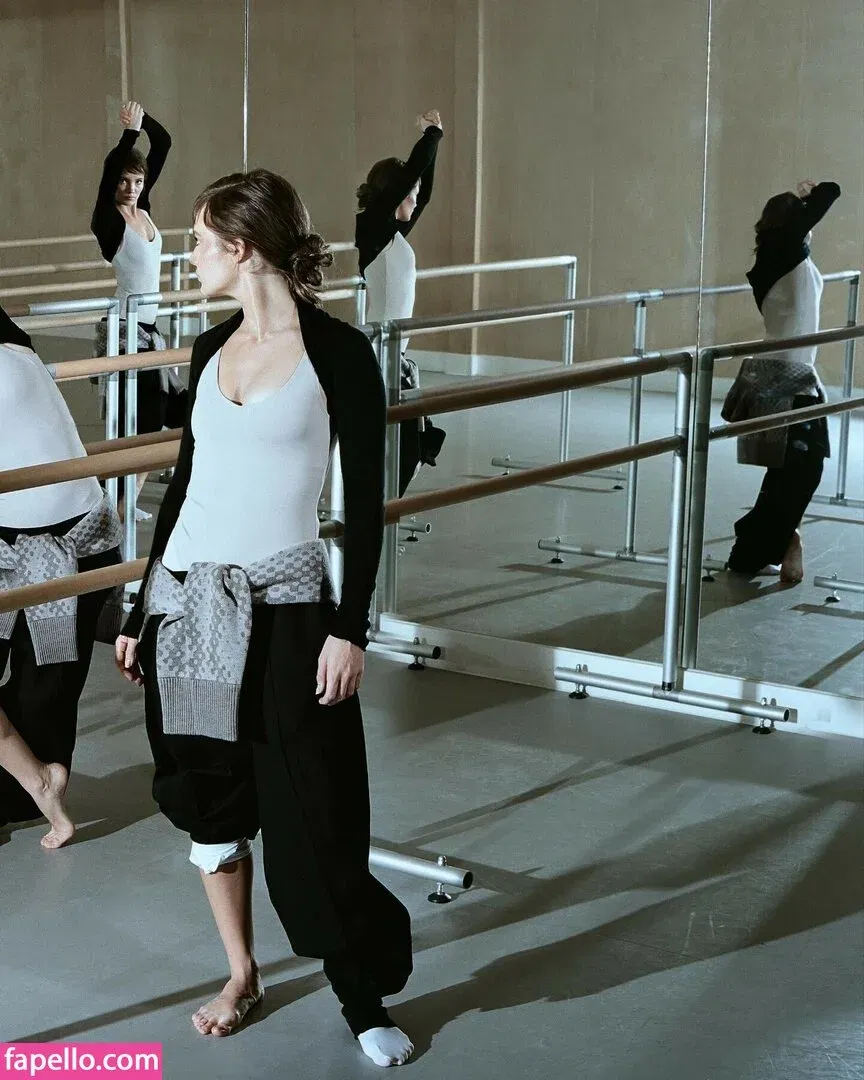 Freya Allan Onlyfans Photo Gallery 