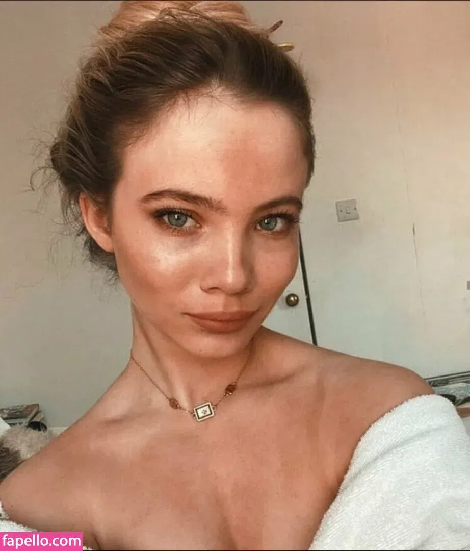 Freya Allan Onlyfans Photo Gallery 