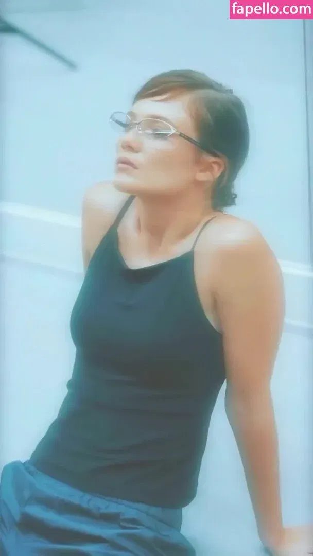 Freya Allan Onlyfans Photo Gallery 