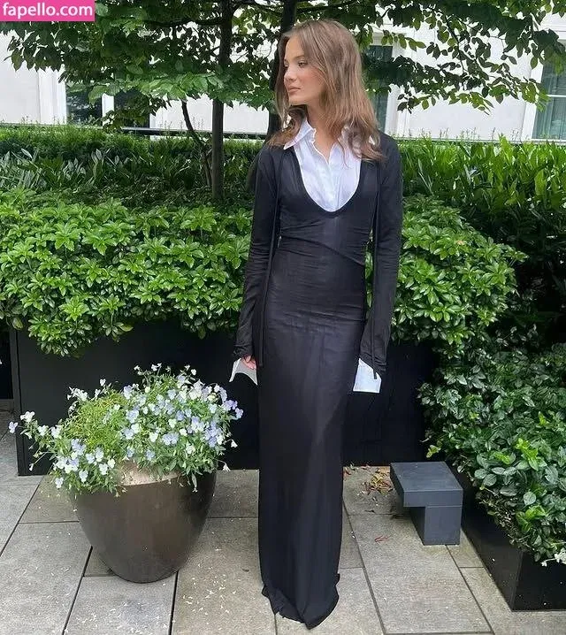 Freya Allan Onlyfans Photo Gallery 