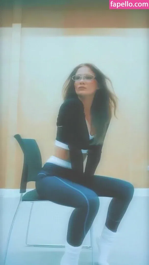 Freya Allan Onlyfans Photo Gallery 