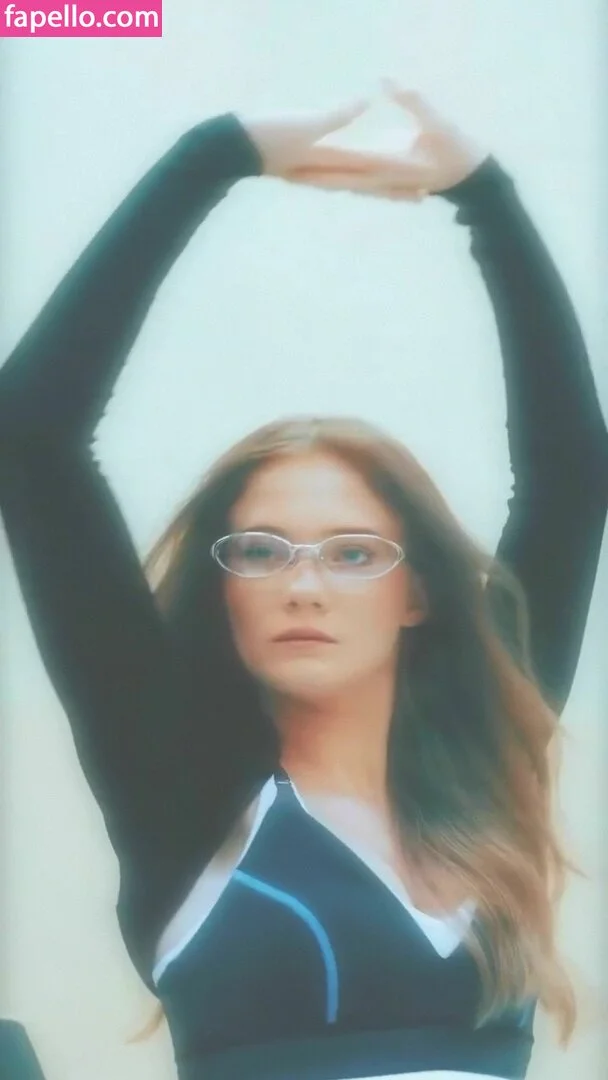 Freya Allan Onlyfans Photo Gallery 