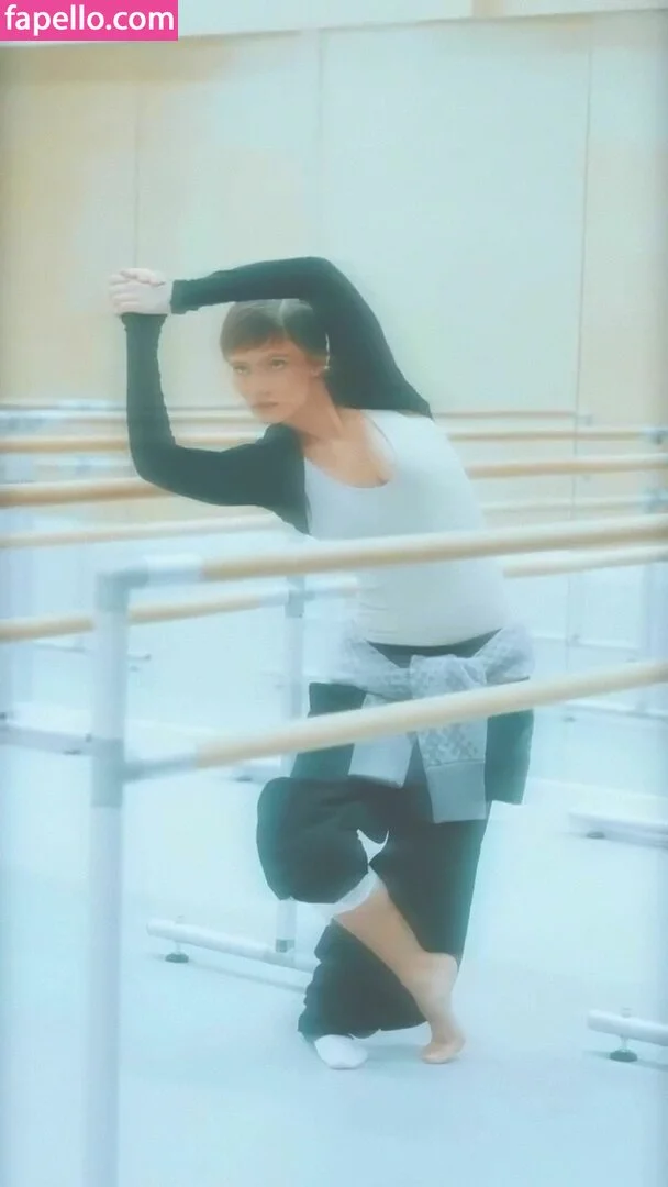 Freya Allan Onlyfans Photo Gallery 