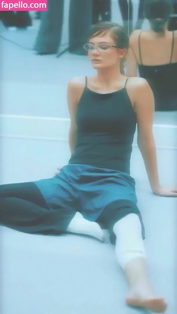 Freya Allan Onlyfans Photo Gallery 