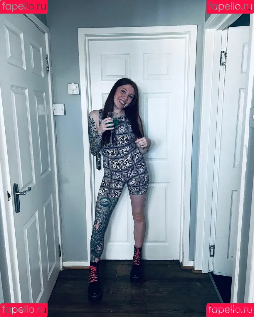 Molly Capper Onlyfans Photo Gallery 