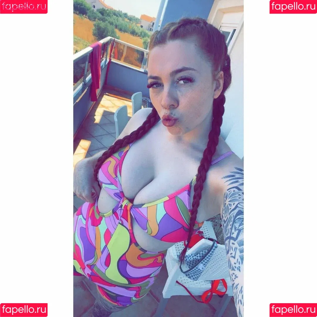 Molly Capper Onlyfans Photo Gallery 