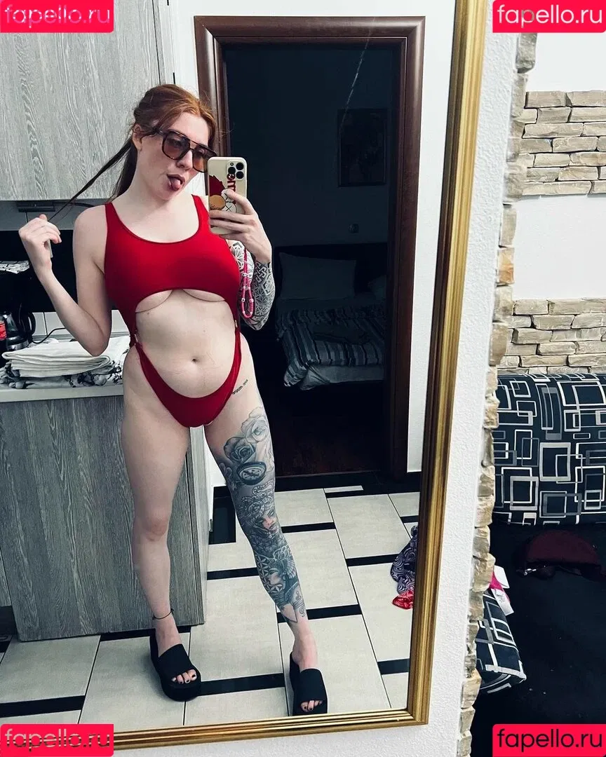 Molly Capper Onlyfans Photo Gallery 