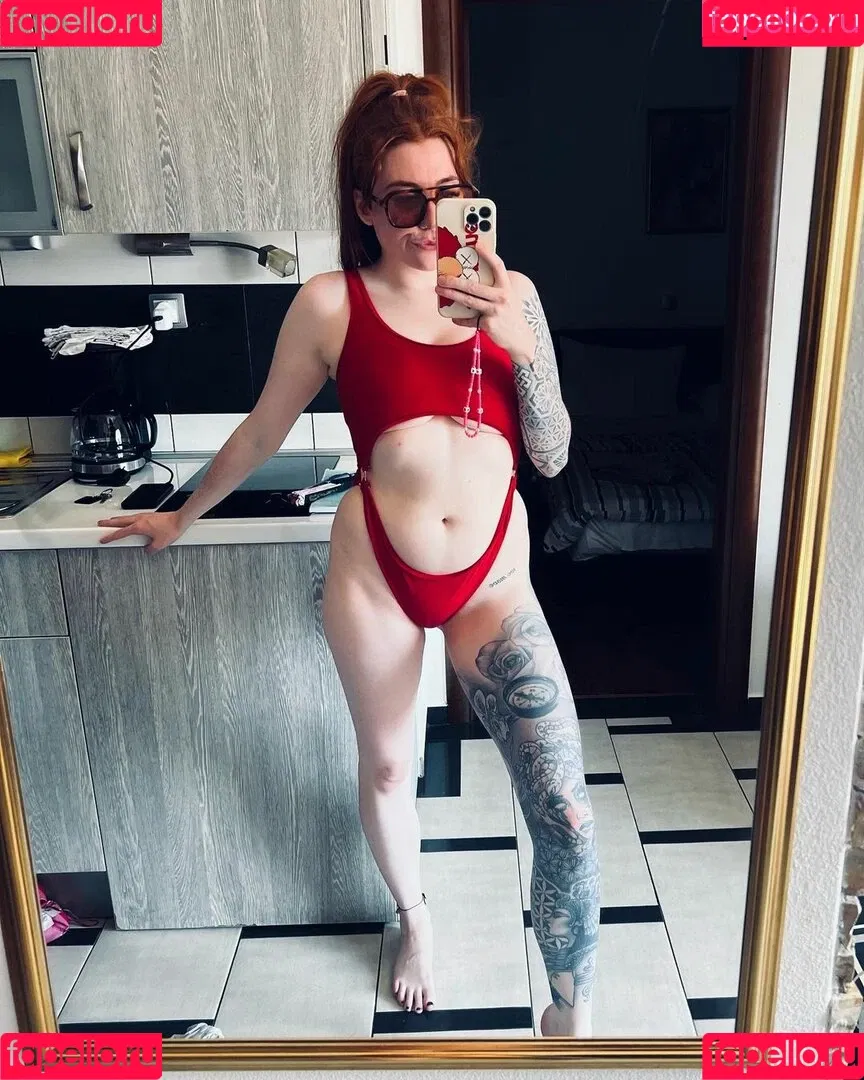 Molly Capper Onlyfans Photo Gallery 