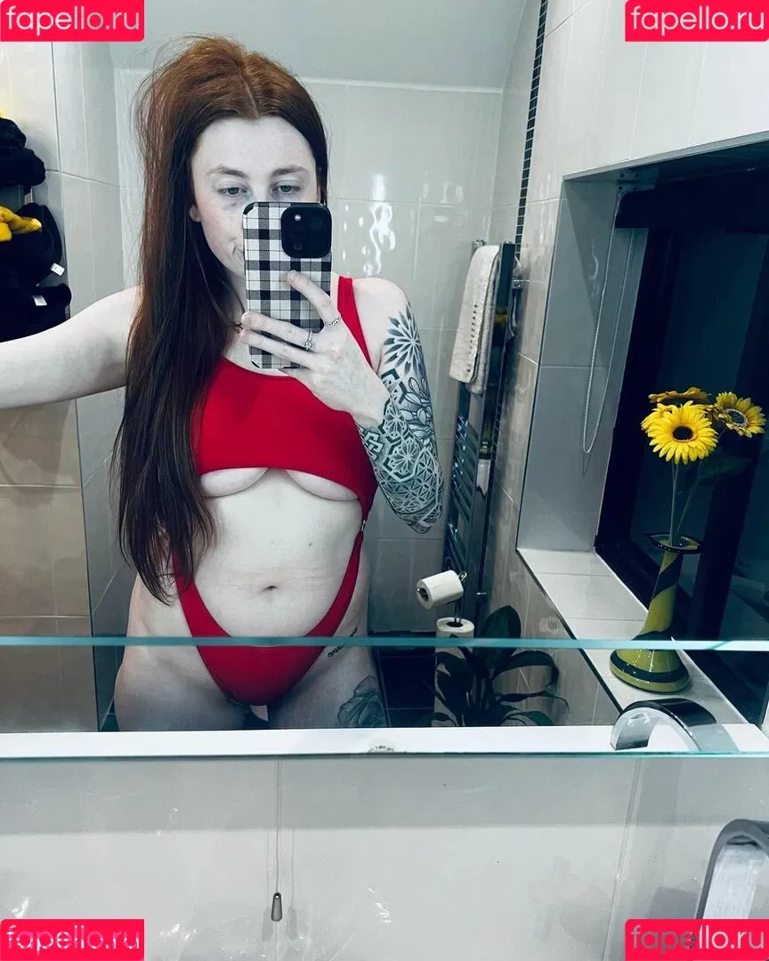 Molly Capper Onlyfans Photo Gallery 