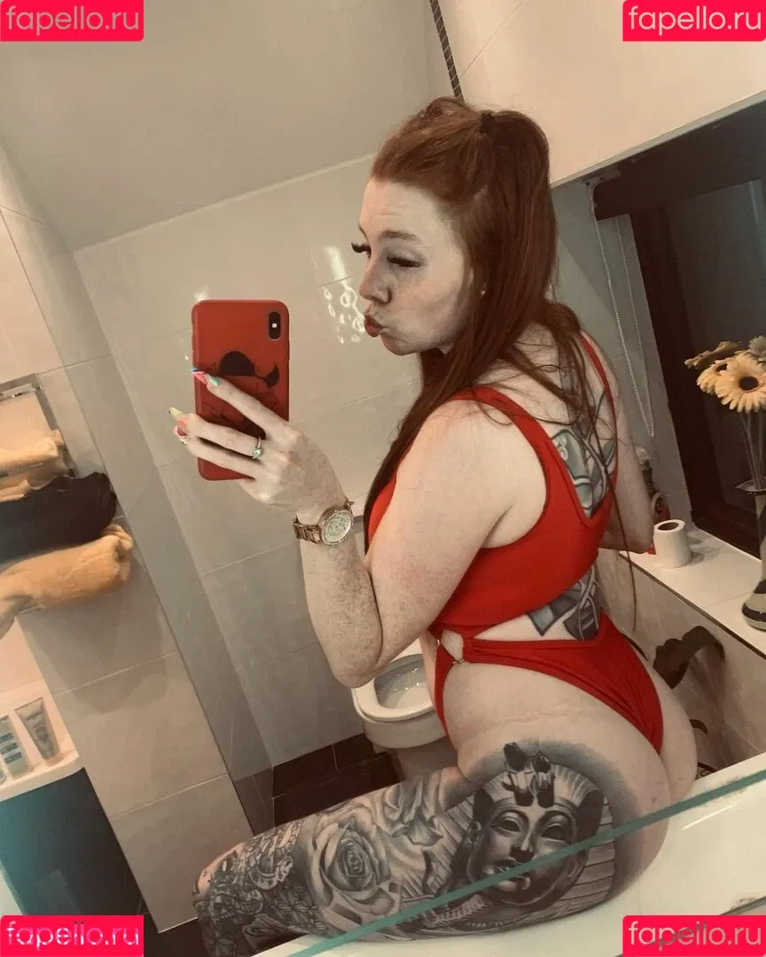 Molly Capper Onlyfans Photo Gallery 
