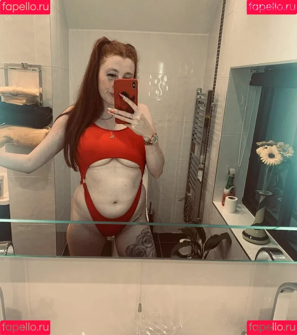Molly Capper Onlyfans Photo Gallery 