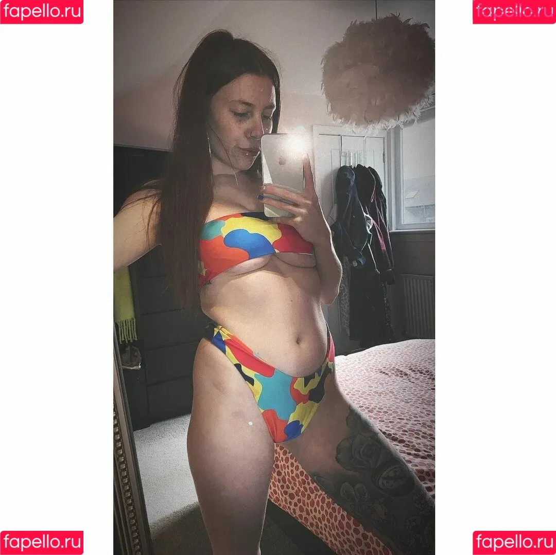 Molly Capper Onlyfans Photo Gallery 