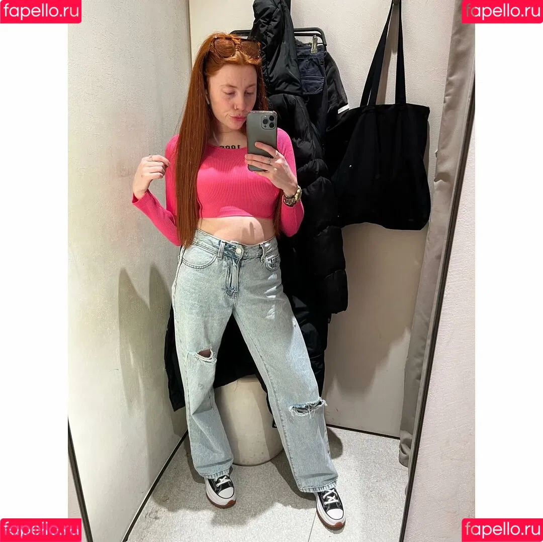 Molly Capper Onlyfans Photo Gallery 