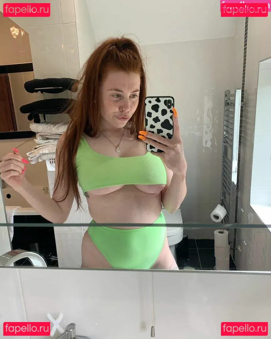 Molly Capper Onlyfans Photo Gallery 