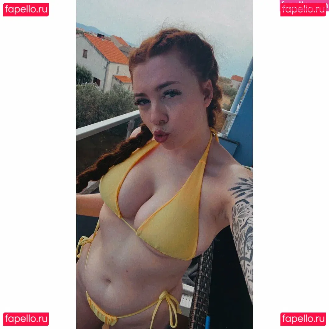 Molly Capper Onlyfans Photo Gallery 