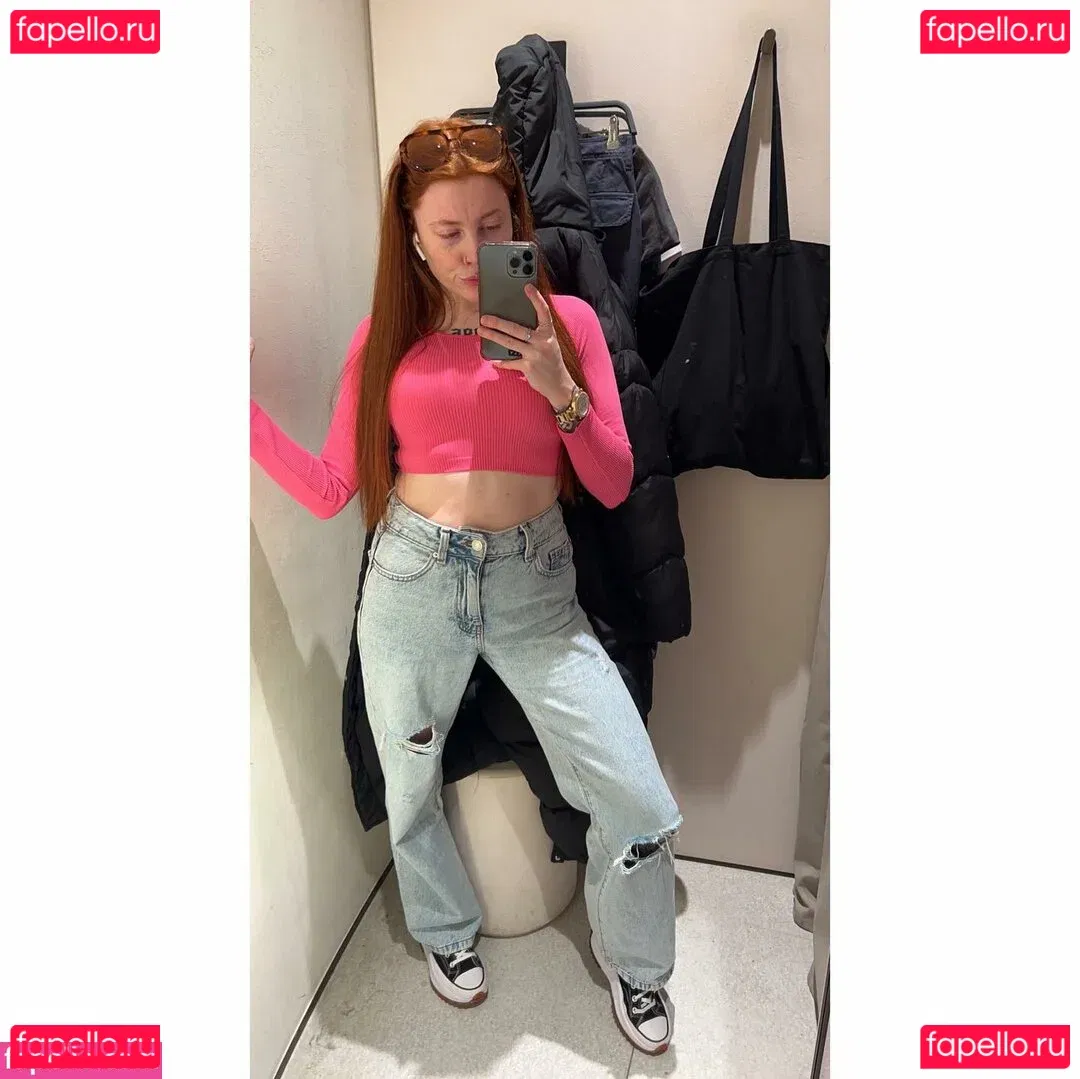 Molly Capper Onlyfans Photo Gallery 