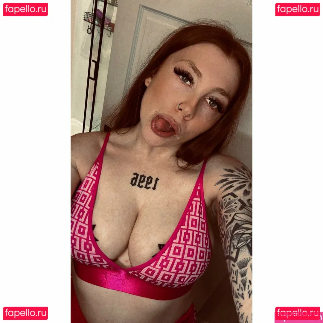 Molly Capper Onlyfans Photo Gallery 
