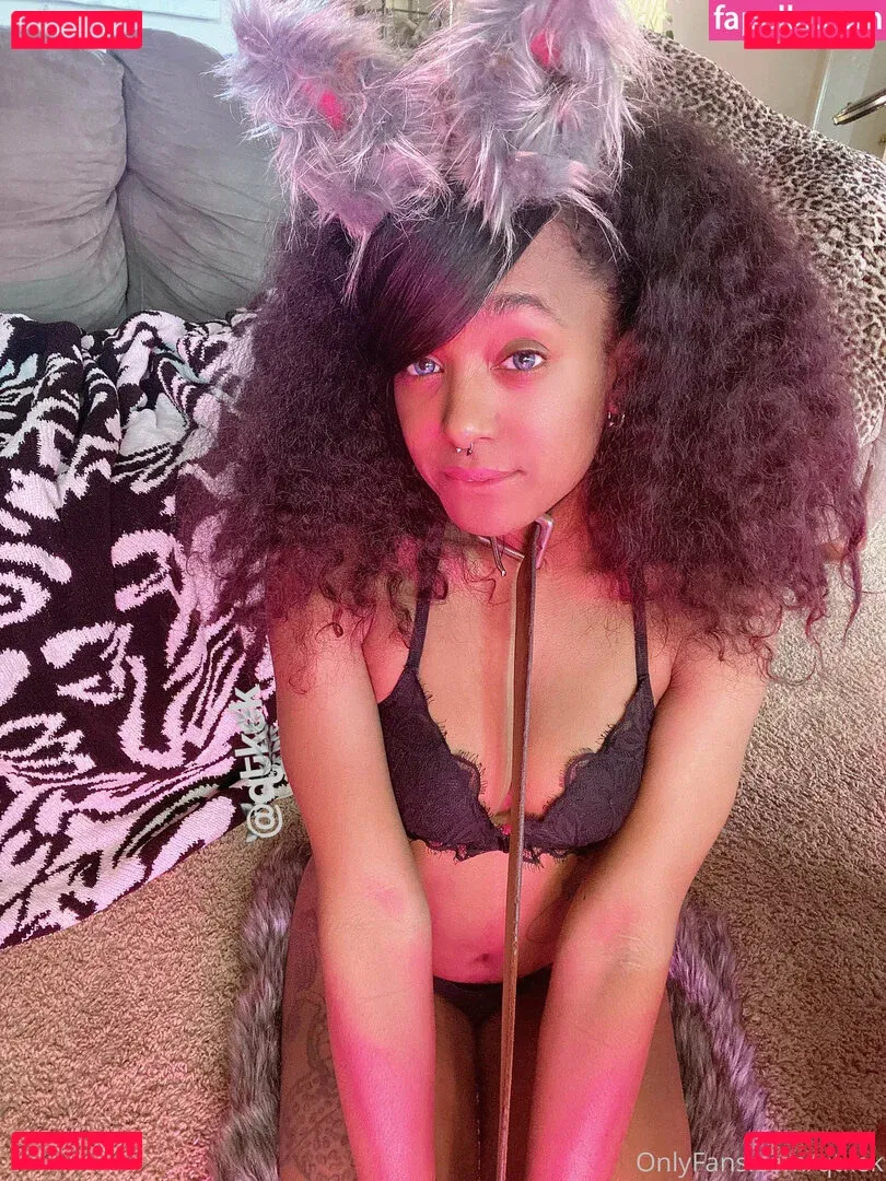 qtkek Onlyfans Photo Gallery 