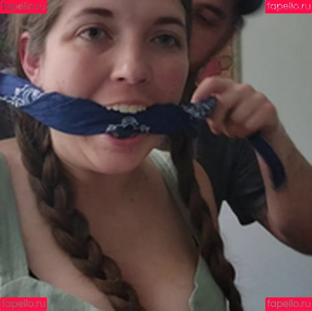 Lisa ASMR Onlyfans Photo Gallery 