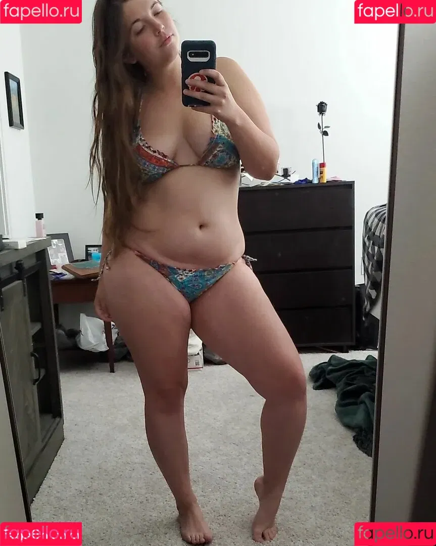 Lisa ASMR Onlyfans Photo Gallery 