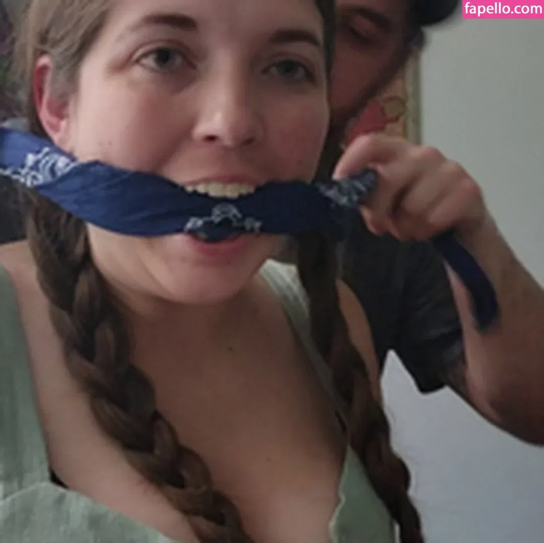 Lisa ASMR Onlyfans Photo Gallery 