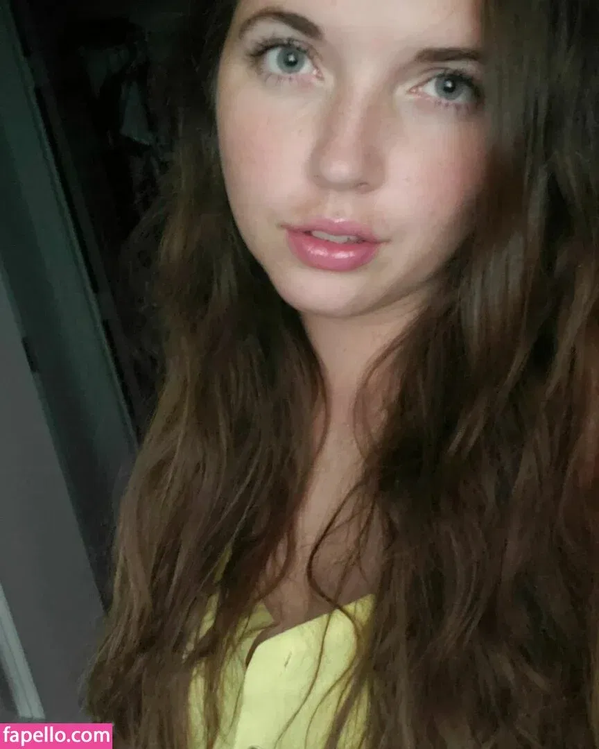 Lisa ASMR Onlyfans Photo Gallery 