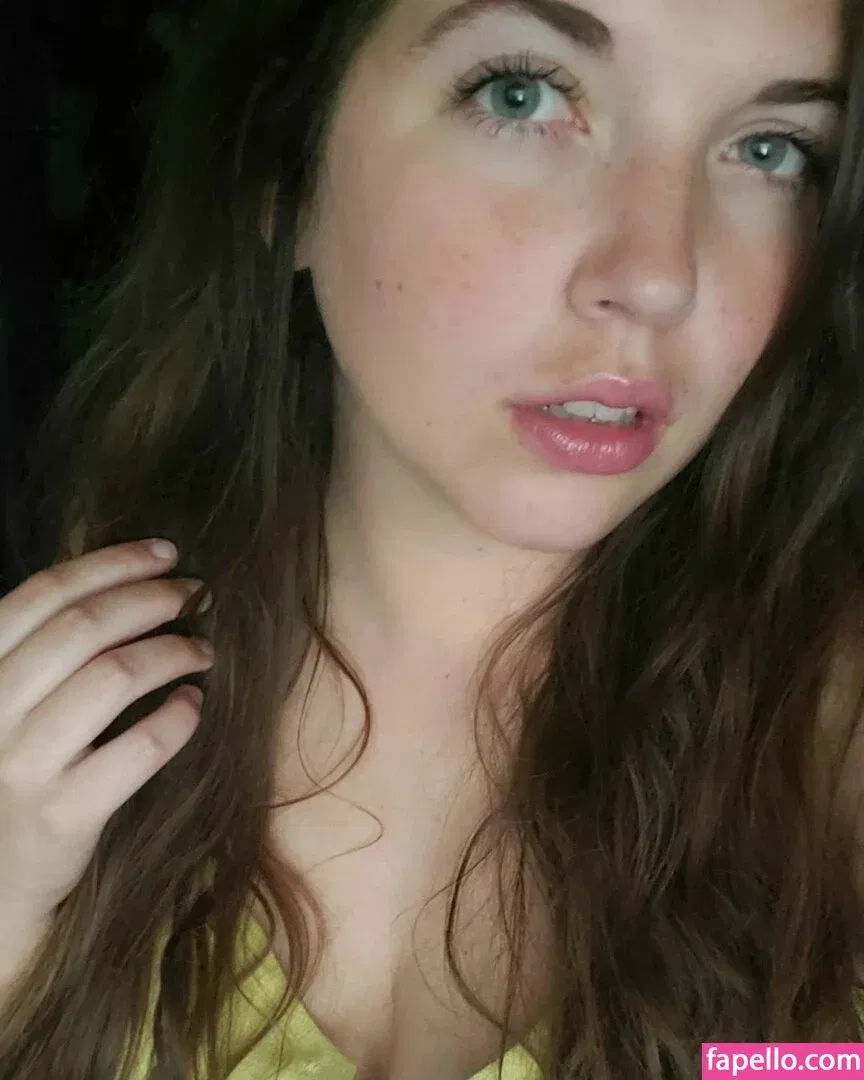 Lisa ASMR Onlyfans Photo Gallery 