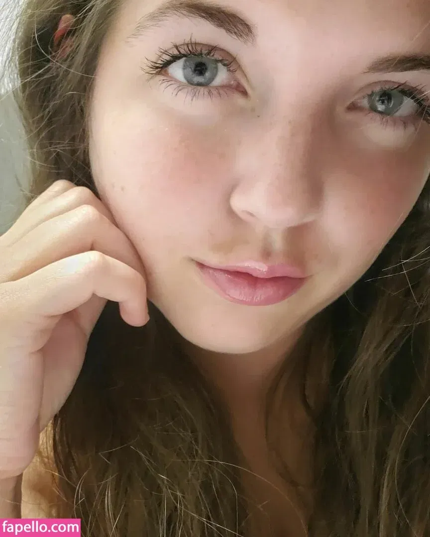 Lisa ASMR Onlyfans Photo Gallery 