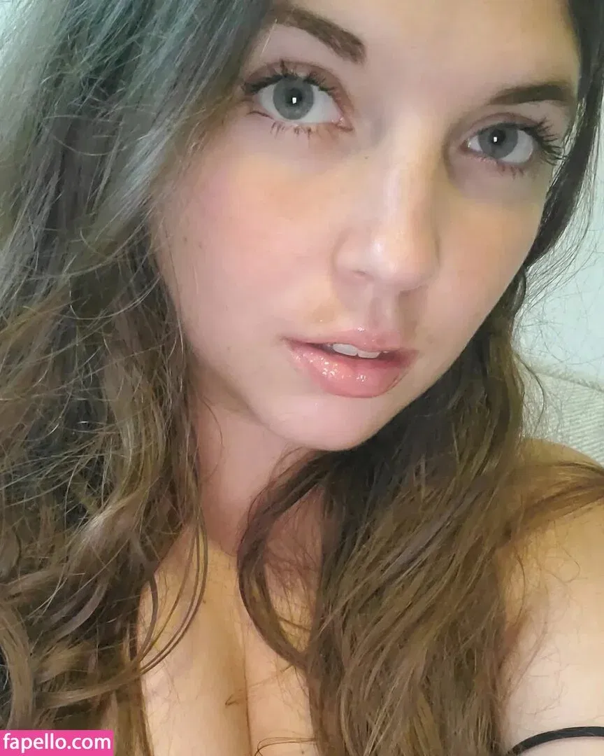 Lisa ASMR Onlyfans Photo Gallery 