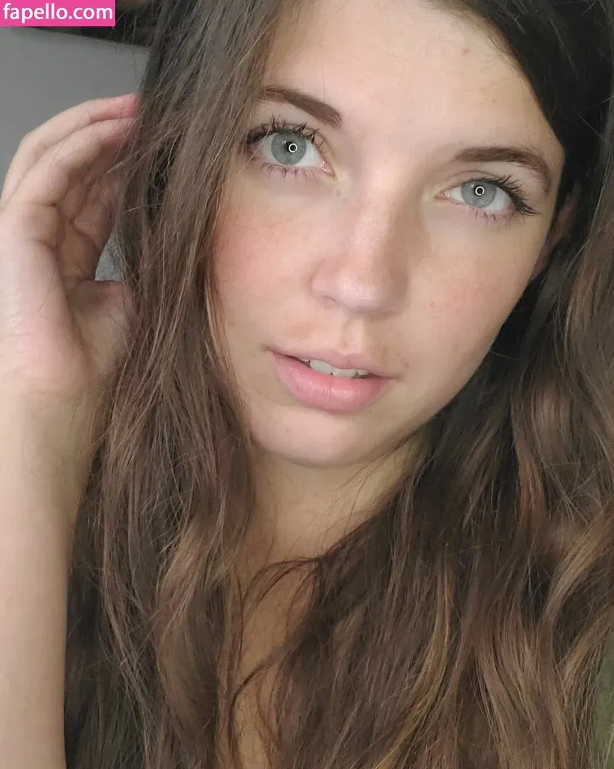 Lisa ASMR Onlyfans Photo Gallery 