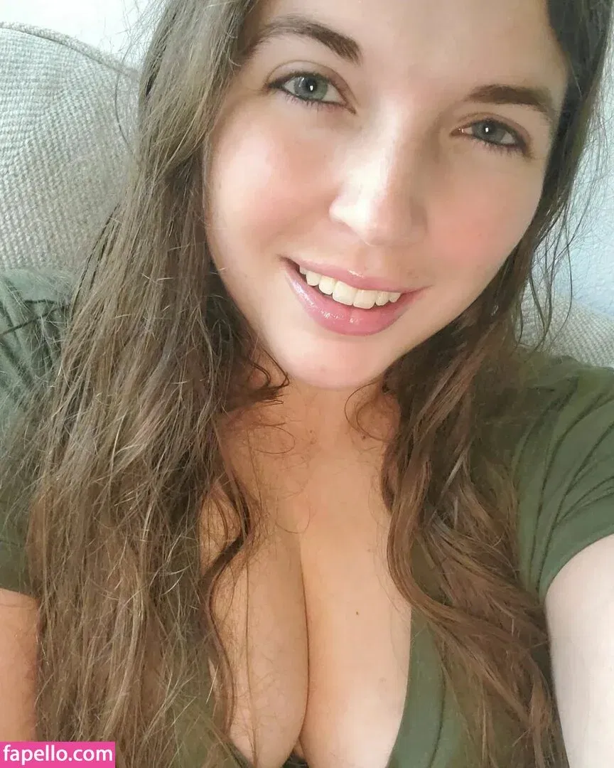 Lisa ASMR Onlyfans Photo Gallery 