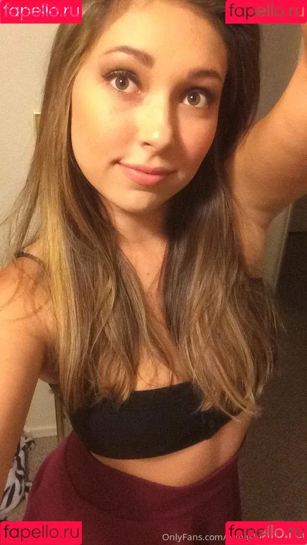 erinashfordofficial Onlyfans Photo Gallery 