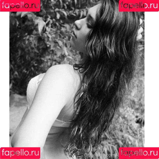 erinashfordofficial Onlyfans Photo Gallery 