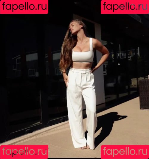 Kendra Wilkinson Onlyfans Photo Gallery 