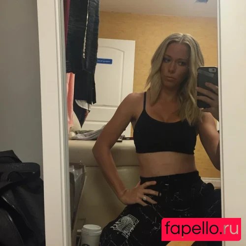Kendra Wilkinson Nude Onlyfans Photo 51