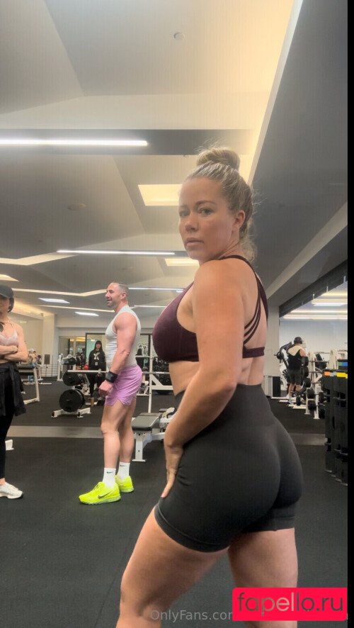 Kendra Wilkinson Nude Onlyfans Photo 33
