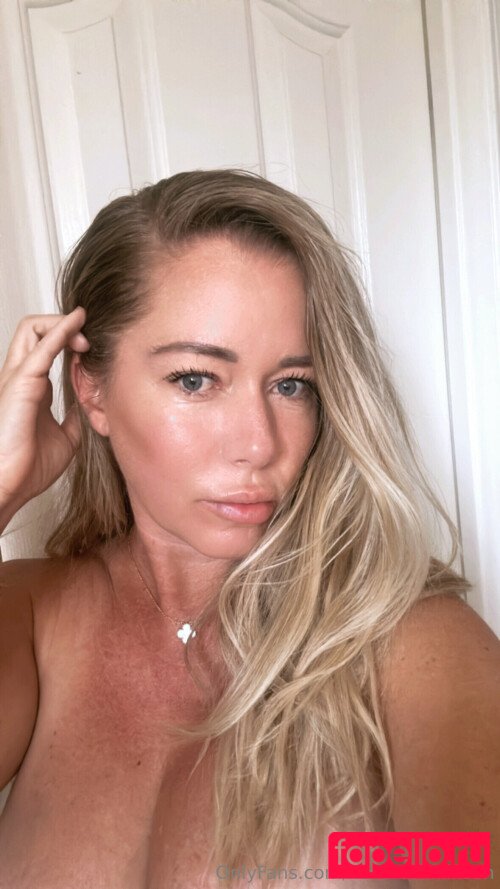 Kendra Wilkinson Nude Onlyfans Photo 10