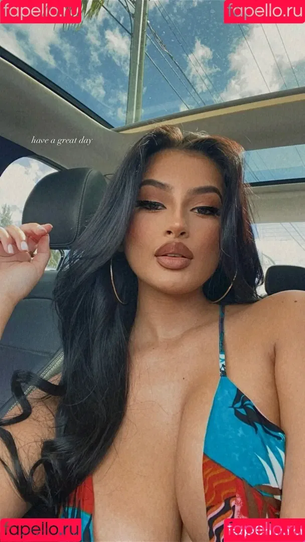 Lucero Crystal Onlyfans Photo Gallery 