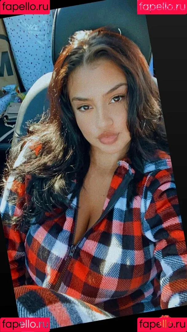 Lucero Crystal Onlyfans Photo Gallery 