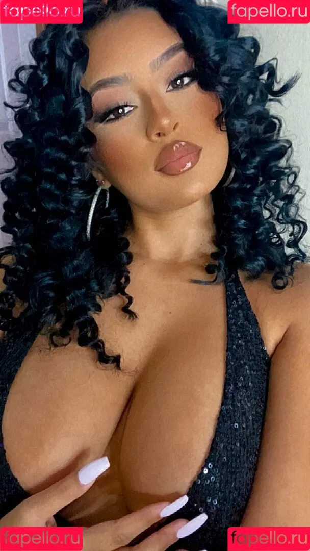 Lucero Crystal Onlyfans Photo Gallery 