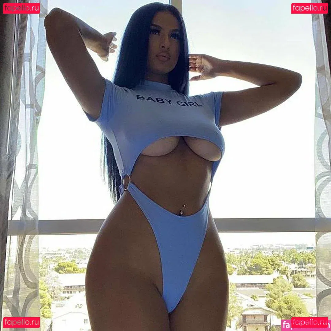 Lucero Crystal Onlyfans Photo Gallery 