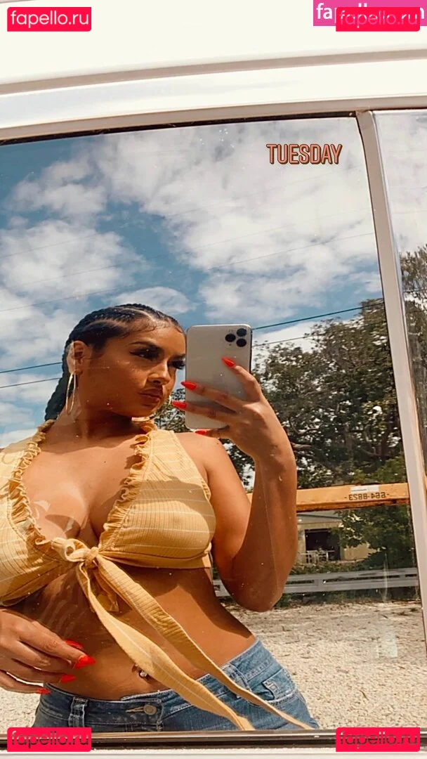 Lucero Crystal Onlyfans Photo Gallery 