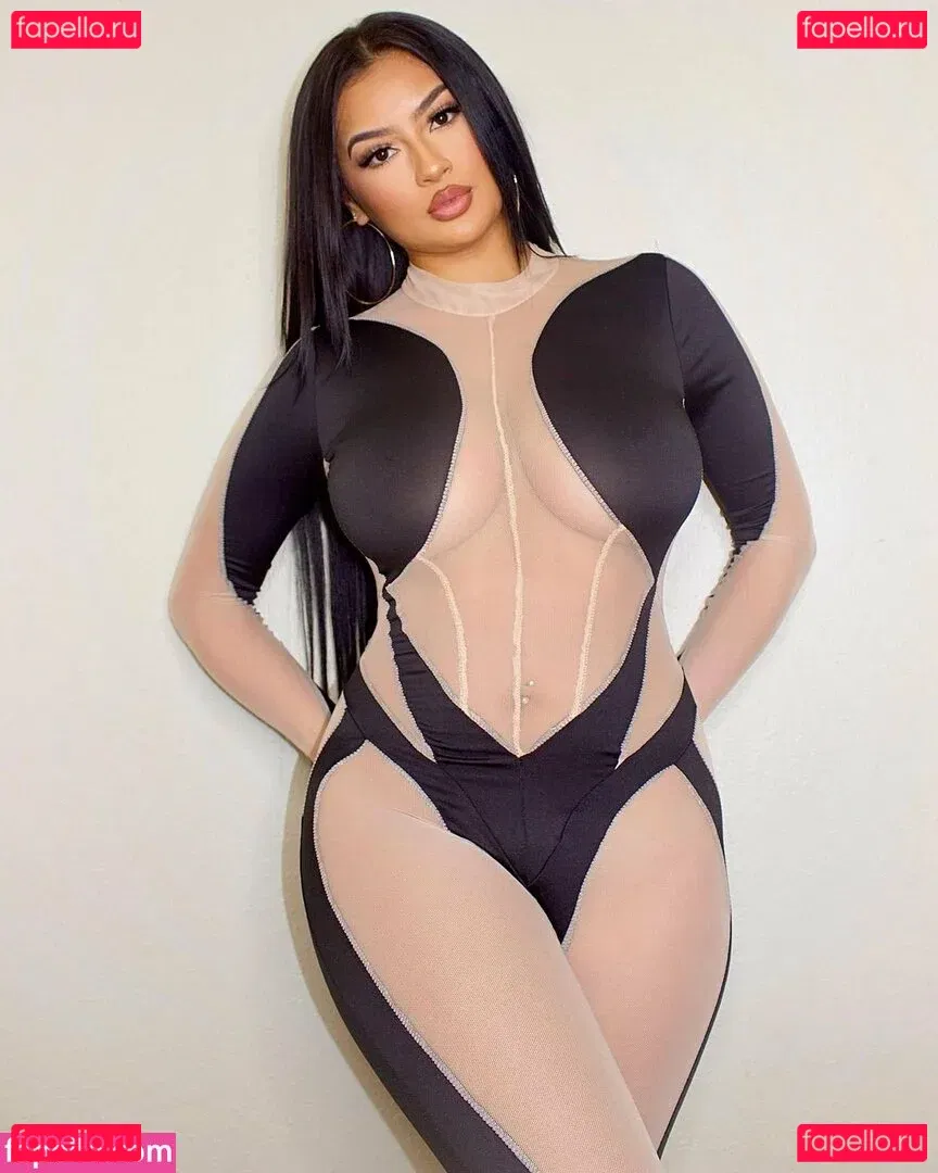 Lucero Crystal Onlyfans Photo Gallery 