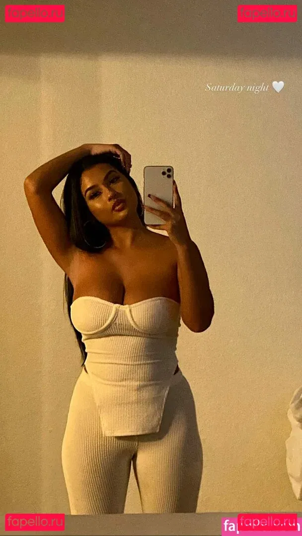 Lucero Crystal Onlyfans Photo Gallery 