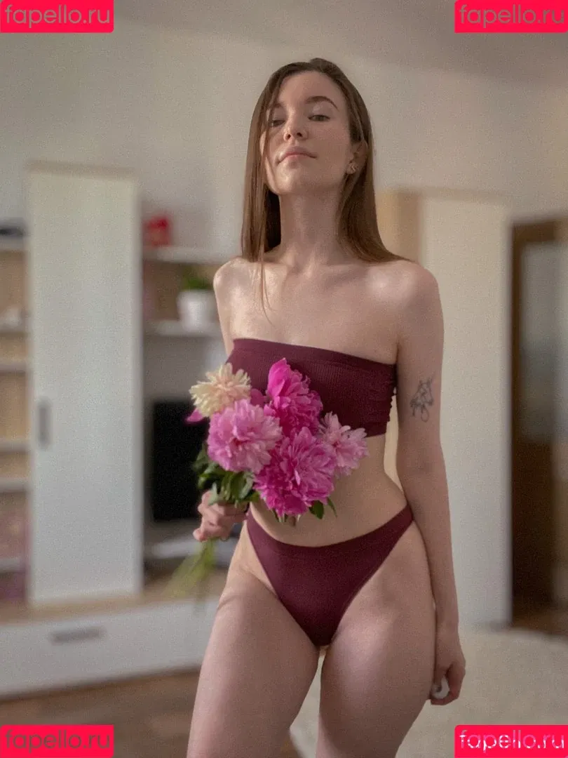 lily_mint Onlyfans Photo Gallery 