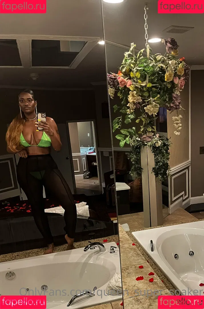 queen_super_soaker Onlyfans Photo Gallery 