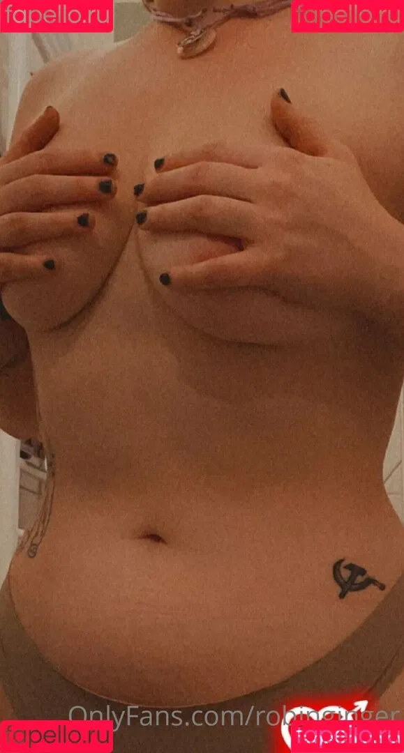 robinginger Onlyfans Photo Gallery 