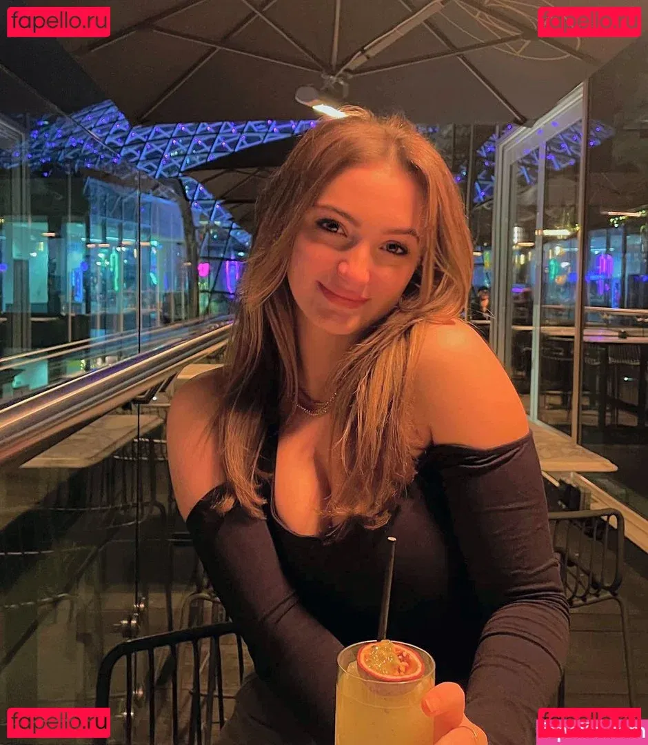 Rosie Bentham Onlyfans Photo Gallery 