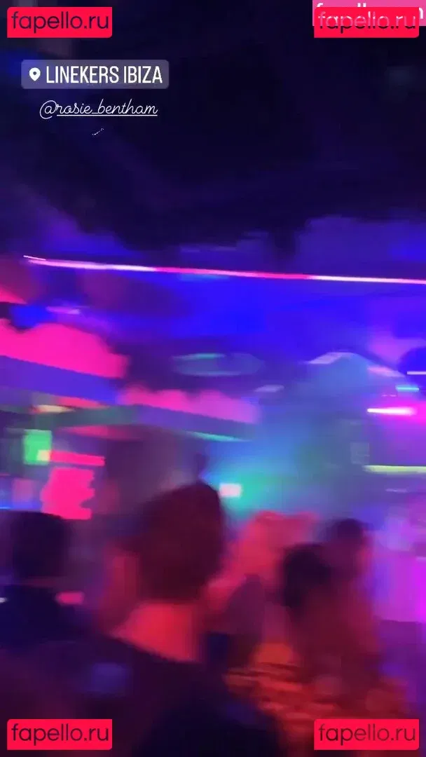 Rosie Bentham Onlyfans Photo Gallery 